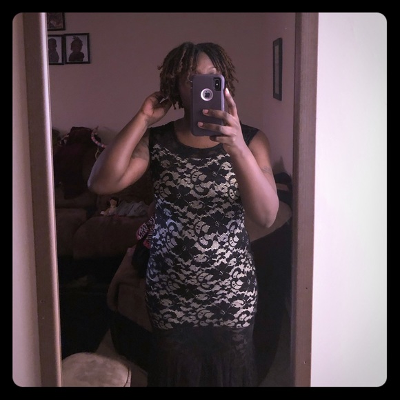 Evening gown - Picture 1 of 2